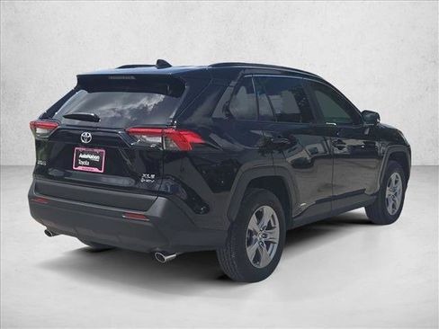 Certified 2025 Toyota RAV4 XLE AWD/4WD image 5