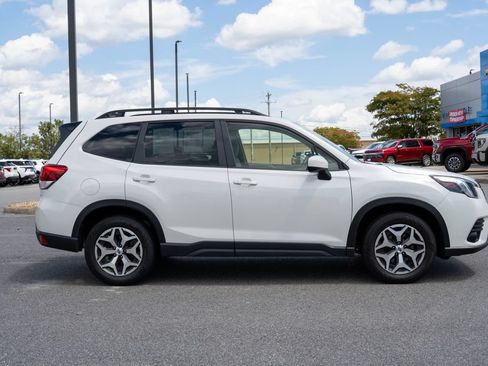 Used 2024 Subaru Forester Premium AWD/4WD image 8