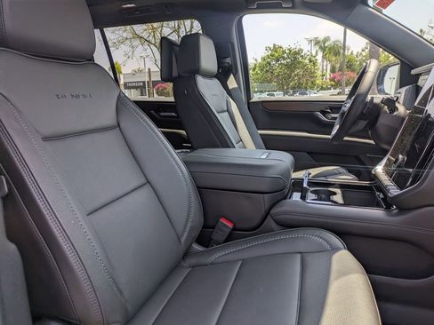 New 2026 GMC Yukon XL Denali w/ Denali Reserve Package AWD/4WD image 25