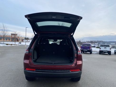 New 2025 Jeep Grand Cherokee Limited image 13