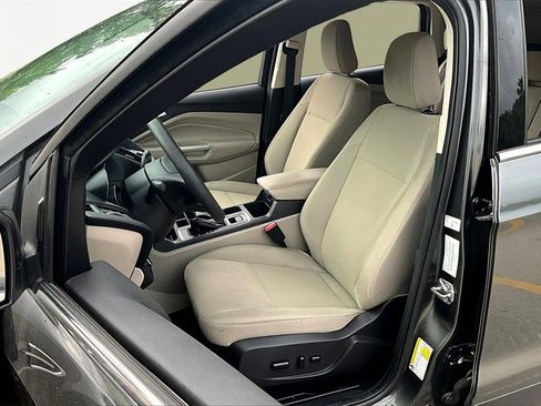 Used 2019 Ford Escape SE image 25