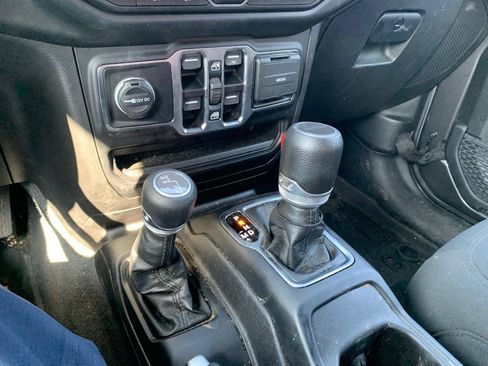 Used 2023 Jeep Gladiator Sport AWD/4WD image 43