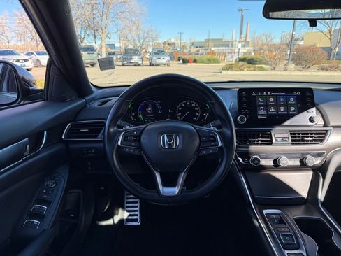 Used 2022 Honda Accord Sport image 2