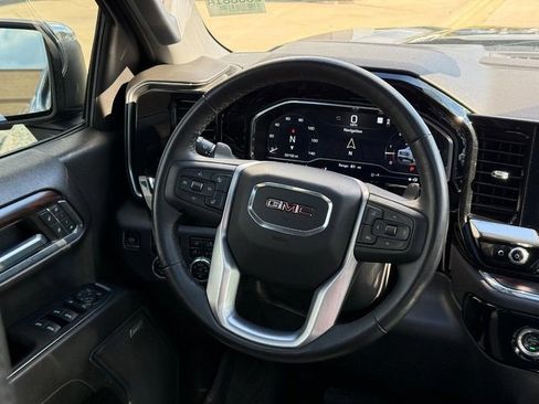 Used 2022 GMC Sierra 1500 SLT w/ SLT Convenience Package AWD/4WD image 14