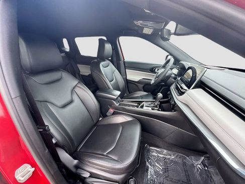 Used 2024 Jeep Compass Limited image 27