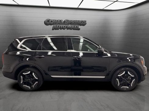 Certified 2025 Kia Telluride S FWD image 6
