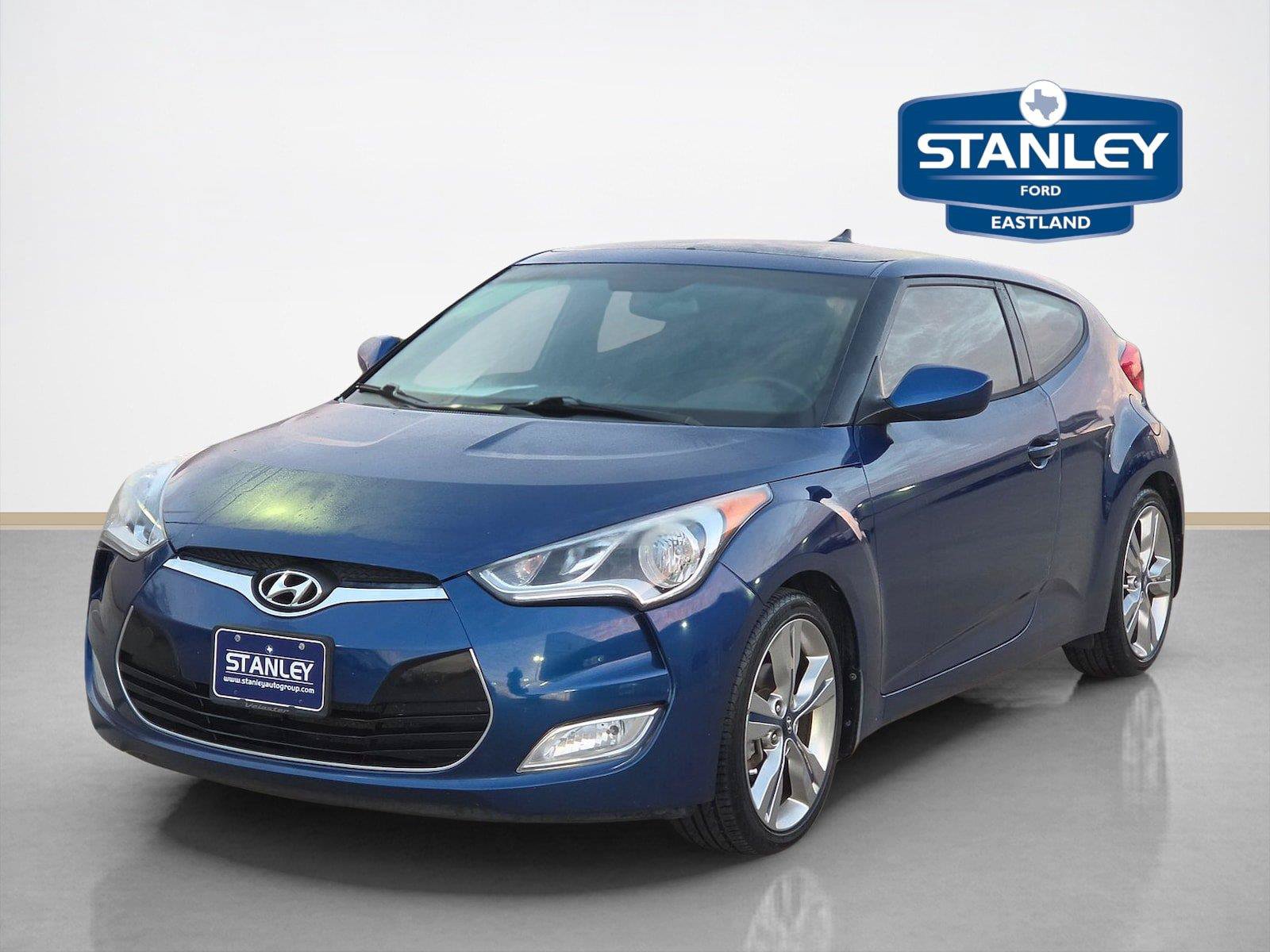 Used 2017 Hyundai Veloster Value Edition FWD image 3