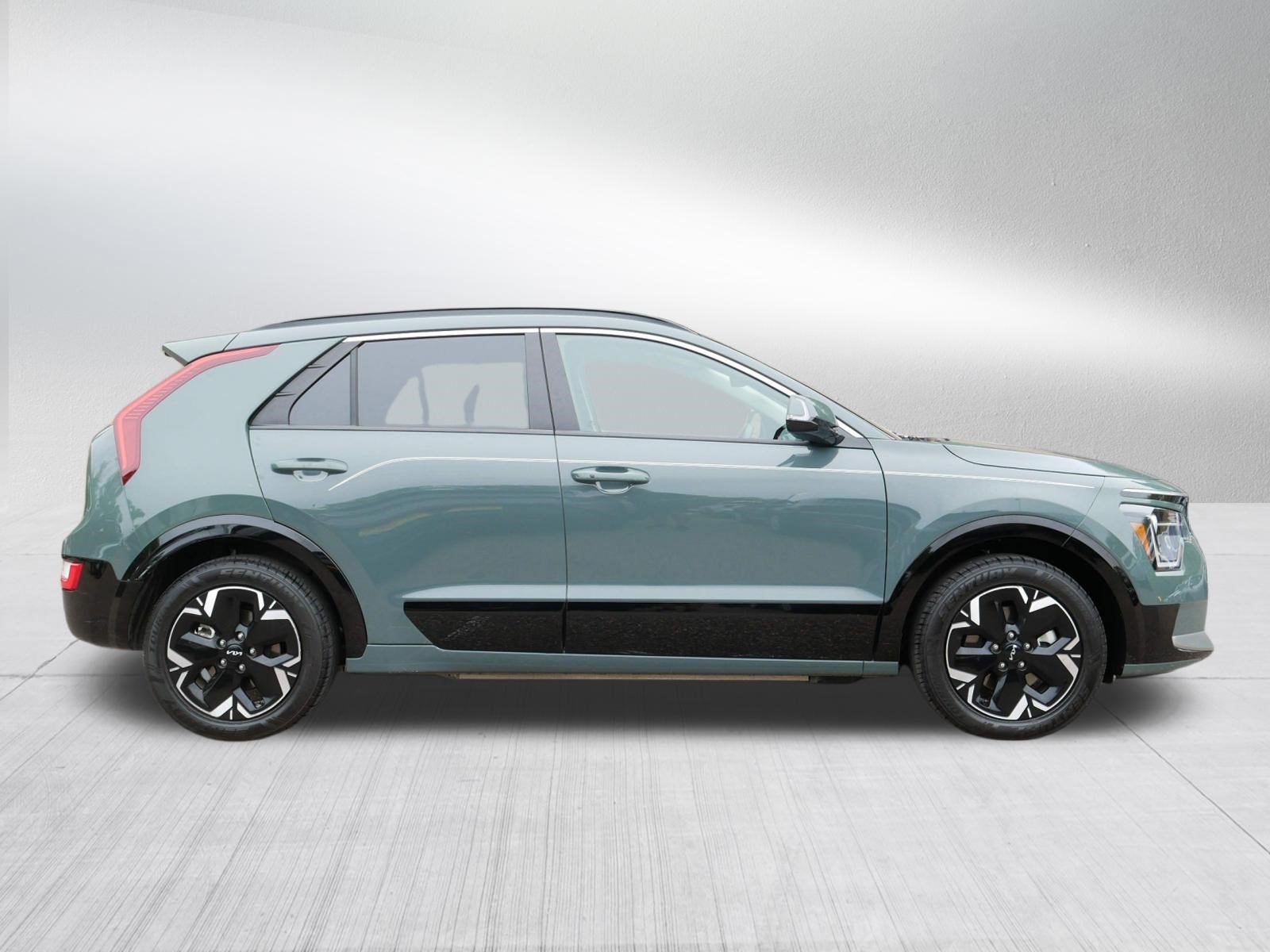 Certified 2023 Kia Niro Wind w/ Wind Preserve Package FWD image 8