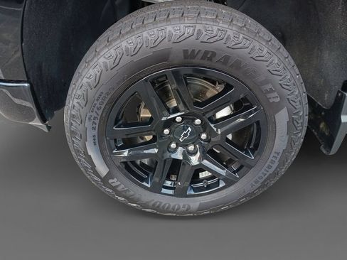 Used 2024 Chevrolet Silverado 1500 Custom Trail Boss AWD/4WD image 14