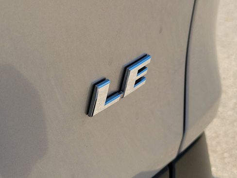 Used 2024 Toyota RAV4 LE image 7