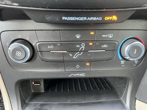 Used 2017 Ford Focus SE image 17