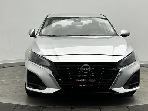 Used 2025 Nissan Altima 2.5 SV image 2