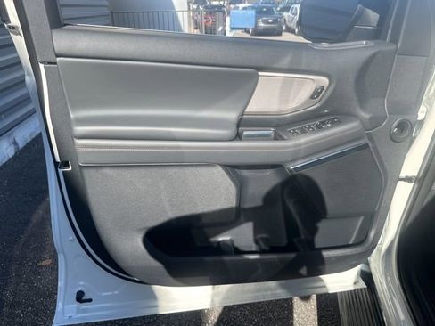 New 2025 Ford Expedition Active image 11