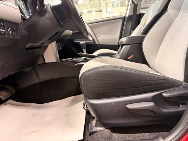 Used 2018 Toyota RAV4 XLE w/ Plus Extra Value Package FWD image 8