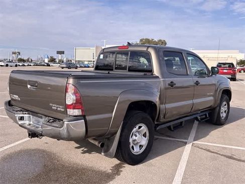 Used 2014 Toyota Tacoma PreRunner w/ SR5 Package image 6