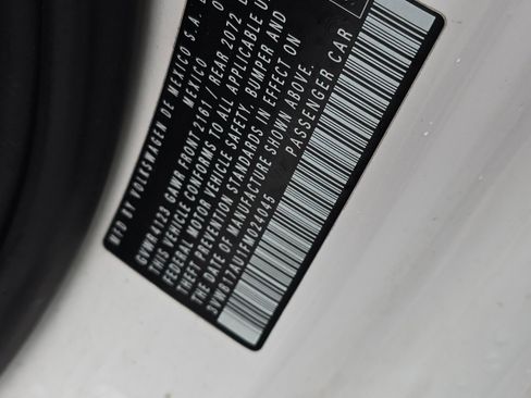 Used 2015 Volkswagen Golf S image 12