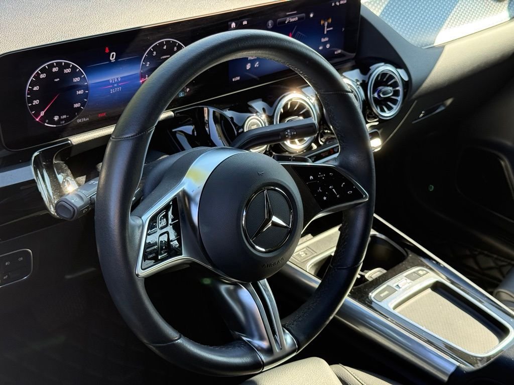 Used 2025 Mercedes-Benz GLA 250 image 16