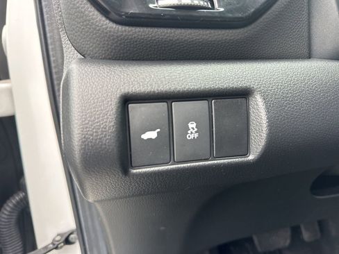 Used 2024 Honda Pilot Touring image 13