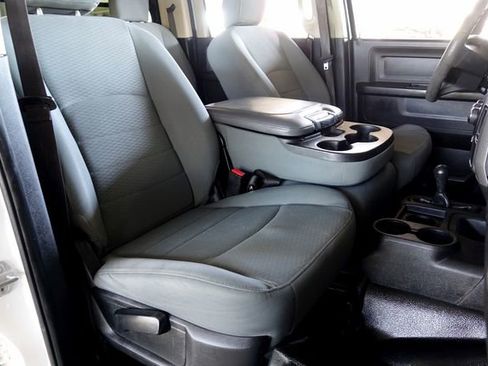 Used 2018 RAM 3500 Tradesman w/ Chrome Appearance Group image 46