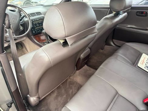 Used 1992 Lexus ES 330 FWD image 14