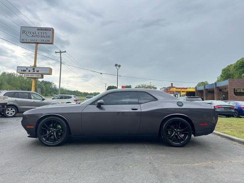 Used 2016 Dodge Challenger SXT Plus RWD image 28
