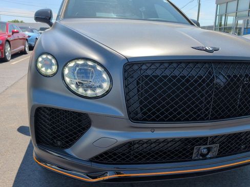 Used 2025 Bentley Bentayga AWD/4WD image 16