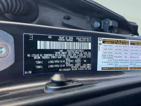 Used 2018 Toyota 4Runner SR5 AWD/4WD image 23