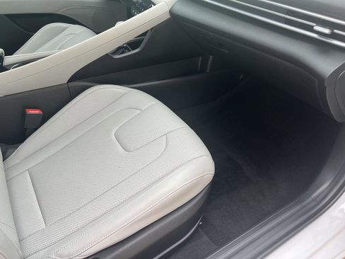 Used 2024 Hyundai Elantra Limited FWD image 16