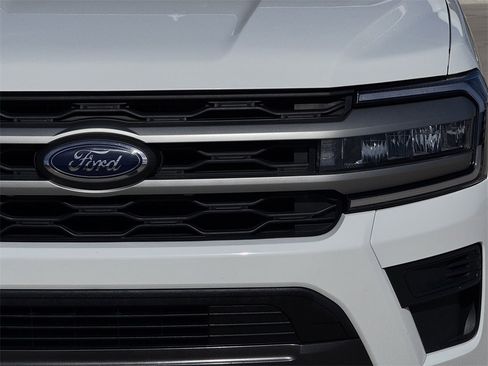 Used 2024 Ford Expedition XLT image 8