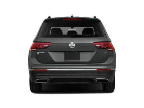 Used 2018 Volkswagen Tiguan SE w/ Panoramic Sunroof Package FWD image 5