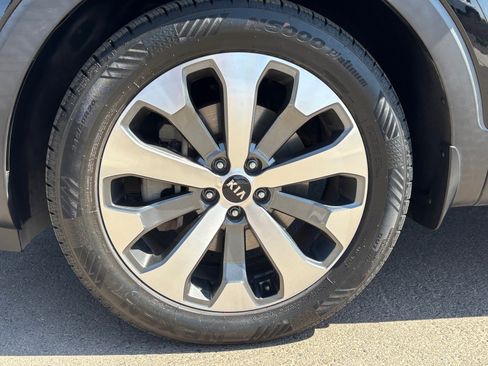 Used 2021 Kia Telluride EX w/ EX Premium Package FWD image 10