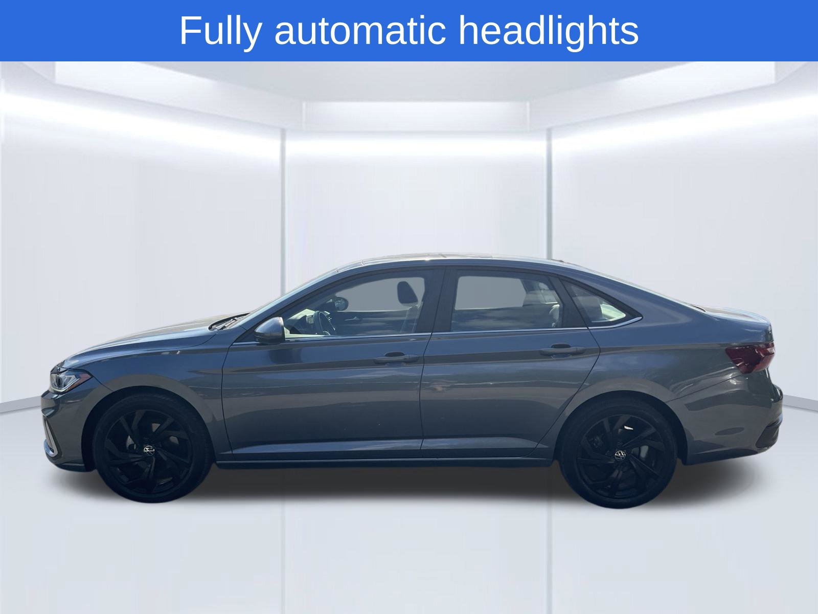 Certified 2025 Volkswagen Jetta SE FWD image 9