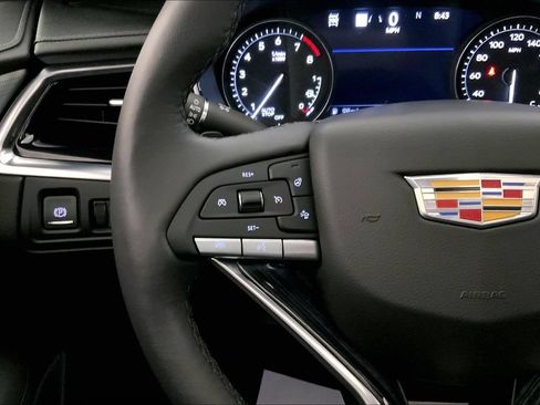 Used 2024 Cadillac XT6 Premium Luxury w/ Technology Package AWD/4WD image 18