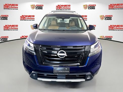 Certified 2025 Nissan Pathfinder Platinum AWD/4WD image 15