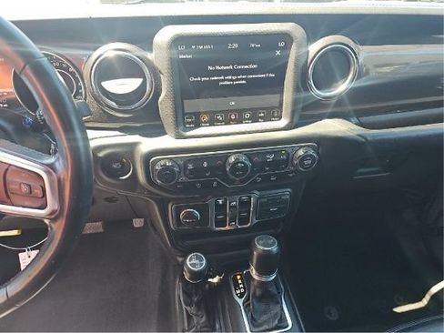 Used 2021 Jeep Wrangler Unlimited Sahara AWD/4WD image 6