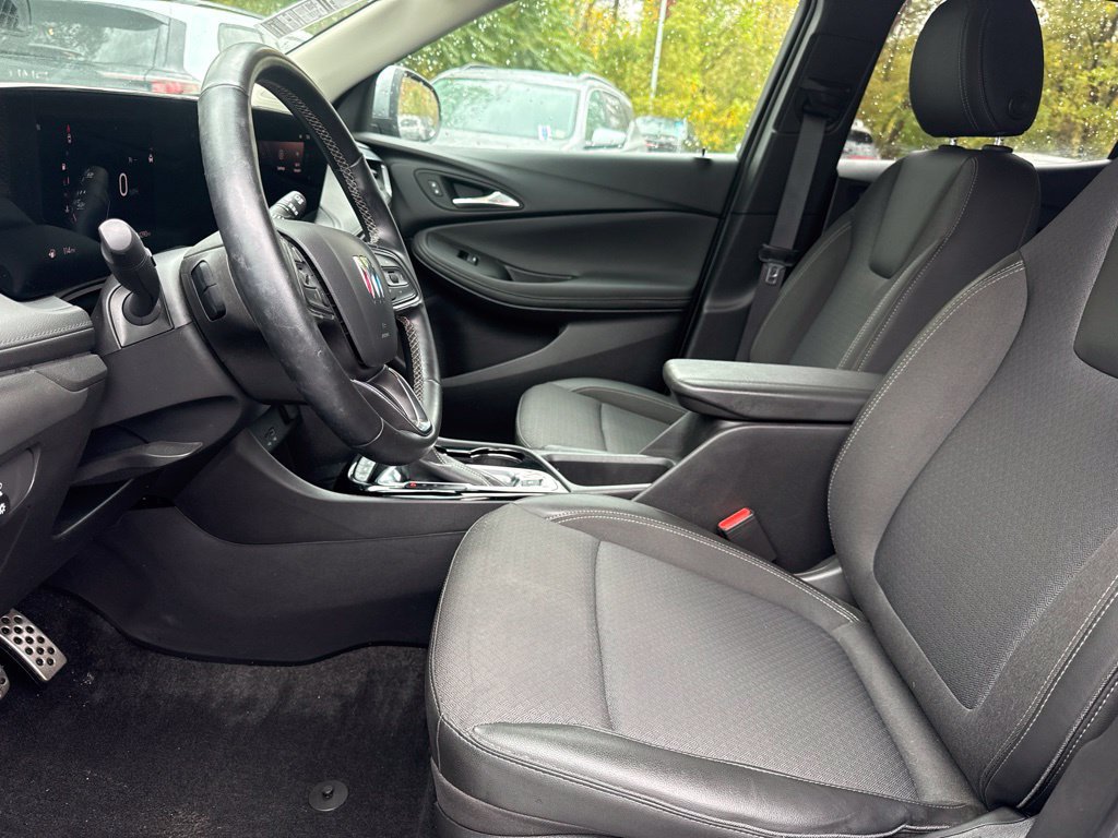 Used 2024 Buick Encore GX Preferred w/ Comfort Package AWD/4WD image 9