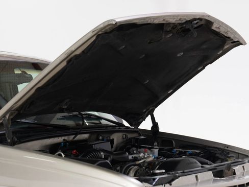 Used 2000 Chevrolet Tahoe Z71 w/ Comfort & Security Pkg image 93