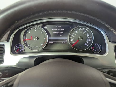 Used 2012 Volkswagen Touareg Sport AWD/4WD image 39