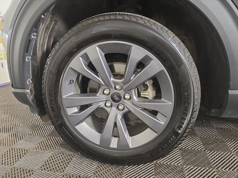 Used 2024 Ford Explorer XLT w/ Equipment Group 202A AWD/4WD image 35