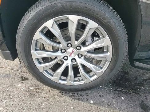 Certified 2021 GMC Yukon Denali image 9