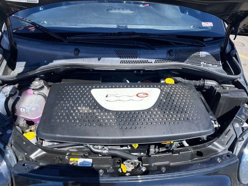 Used 2013 FIAT 500 e w/ Esport Pkg FWD image 18