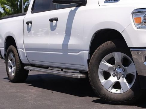 Used 2023 RAM 1500 Big Horn AWD/4WD image 3