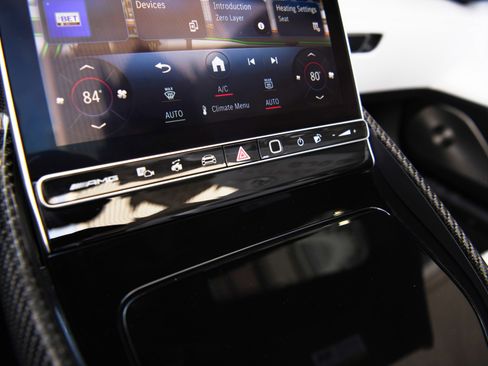 Used 2024 Mercedes-Benz SL 63 AMG 4MATIC image 16