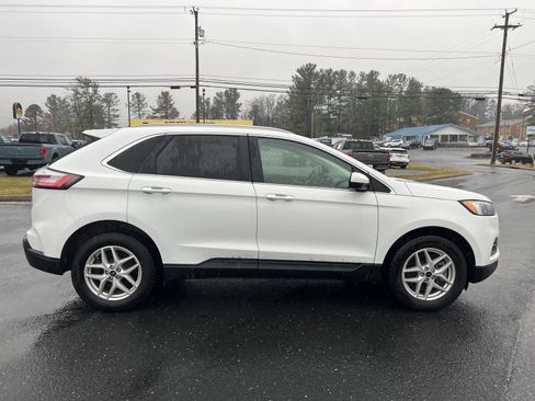 Used 2024 Ford Edge SEL w/ Convenience Package image 2