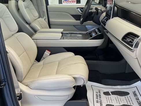 Used 2021 Lincoln Navigator Reserve w/ Luxury Package AWD/4WD image 12