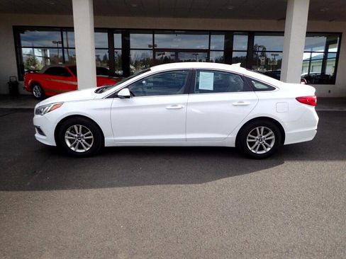 Used 2016 Hyundai Sonata SE image 2