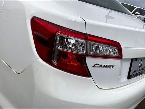 Used 2013 Toyota Camry LE image 29