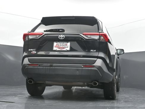Used 2025 Toyota RAV4 XLE FWD image 39