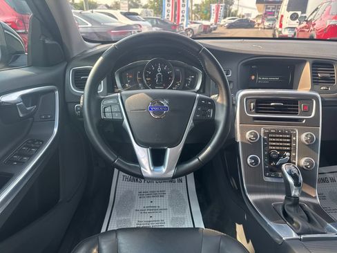 Used 2016 Volvo V60 T5 Premier w/ Convenience Package FWD image 13