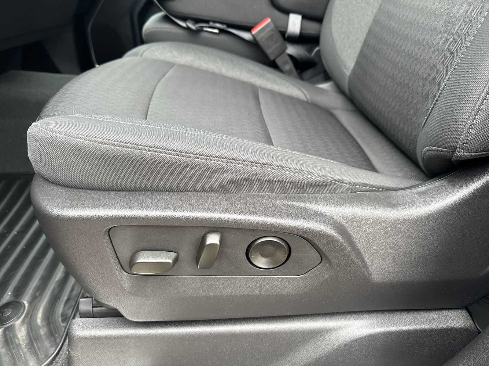 Certified 2024 Chevrolet Silverado 1500 LT AWD/4WD image 13